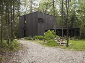 una casa moderna y relajada con el entorno como protagonista