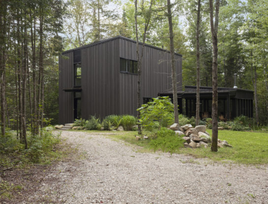 Propuesta sublime: una casa moderna y relajada con el entorno como protagonista