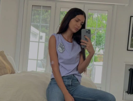 Así es el dormitorio de Zaira Nara: estilo clásico, detalles cálidos y colores neutros