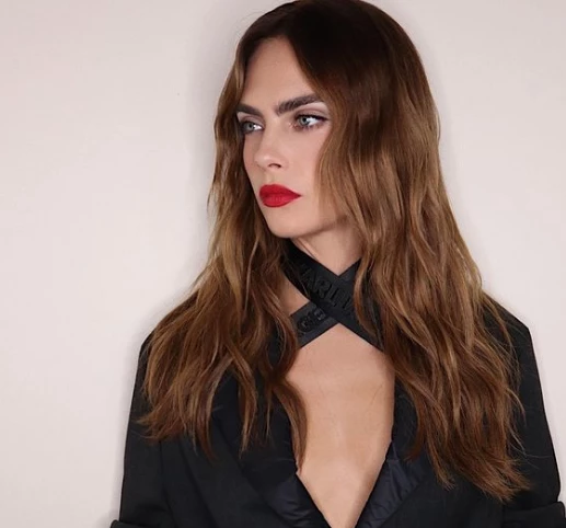 Cara Delevingne look