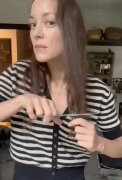 El gesto de Juana Viale en solidaridad con el pueblo iraní Carla Bruni