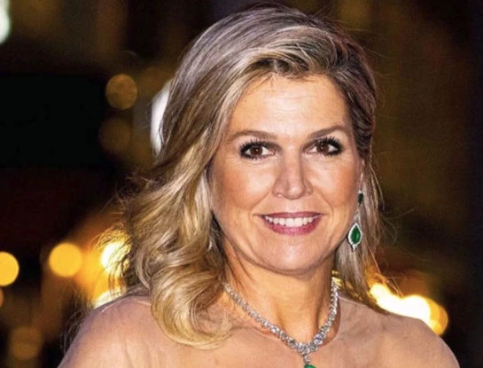 Máxima se suma a la tendencia "Barbiecore" con un accesorio súper fashion