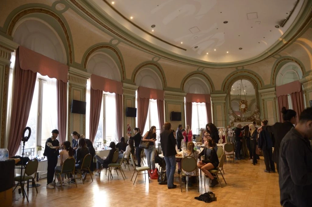 Backstage desfile Para Ti 100 Años