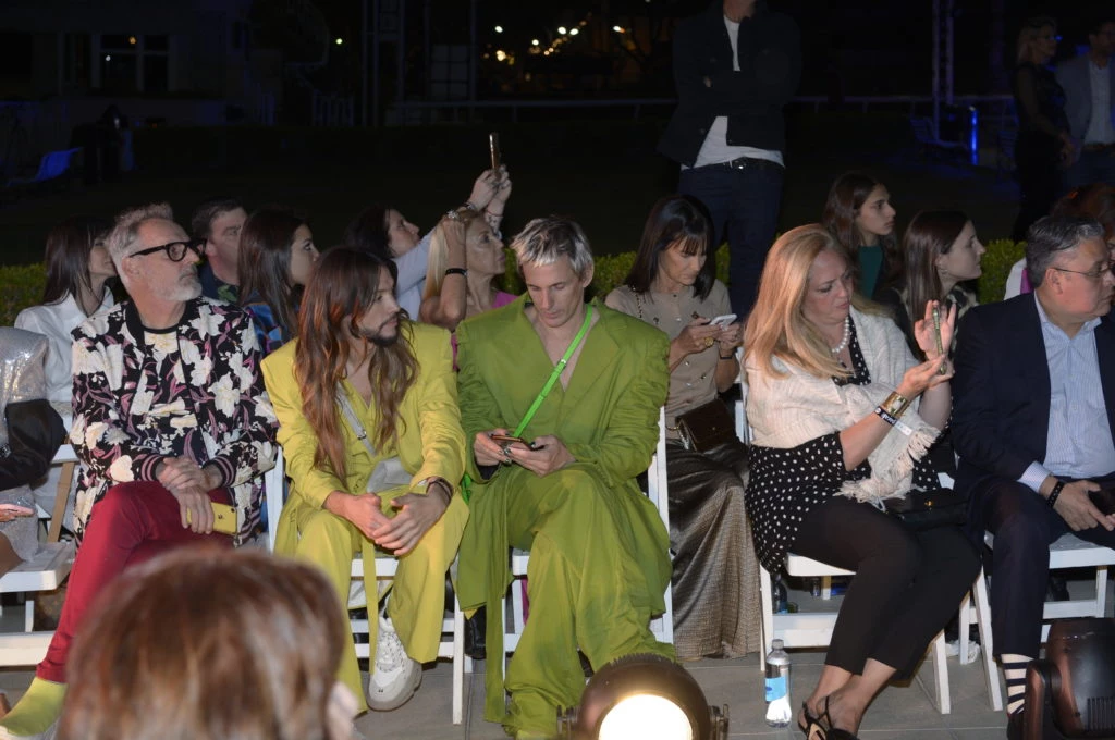 Primera Fila desfile Para ti 100 Años