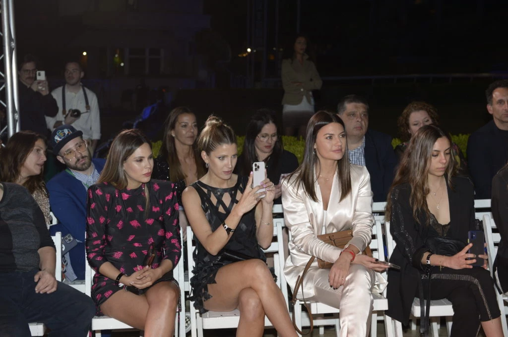 Primera Fila desfile Para ti 100 Años