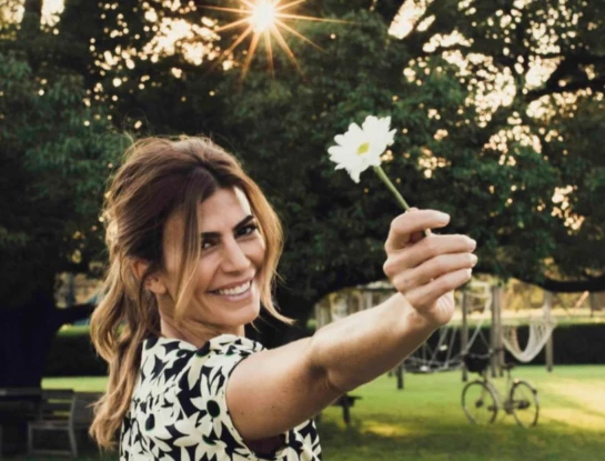 El look de inspiración romántica de Juliana Awada en la presentación del nuevo libro de Mauricio Macri 