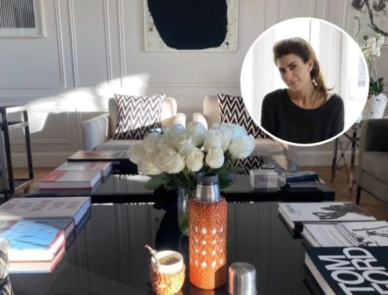 Juliana Awada mostró el living de su departamento: es súper chic y en blanco y negro