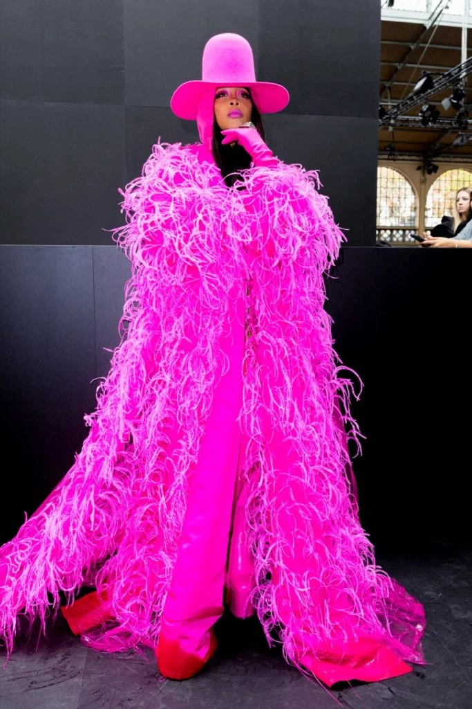 looks celebs en el desfile de Valentino