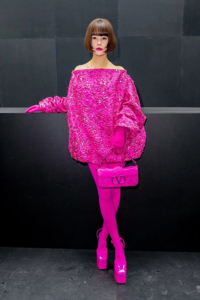 looks celebs en el desfile de Valentino