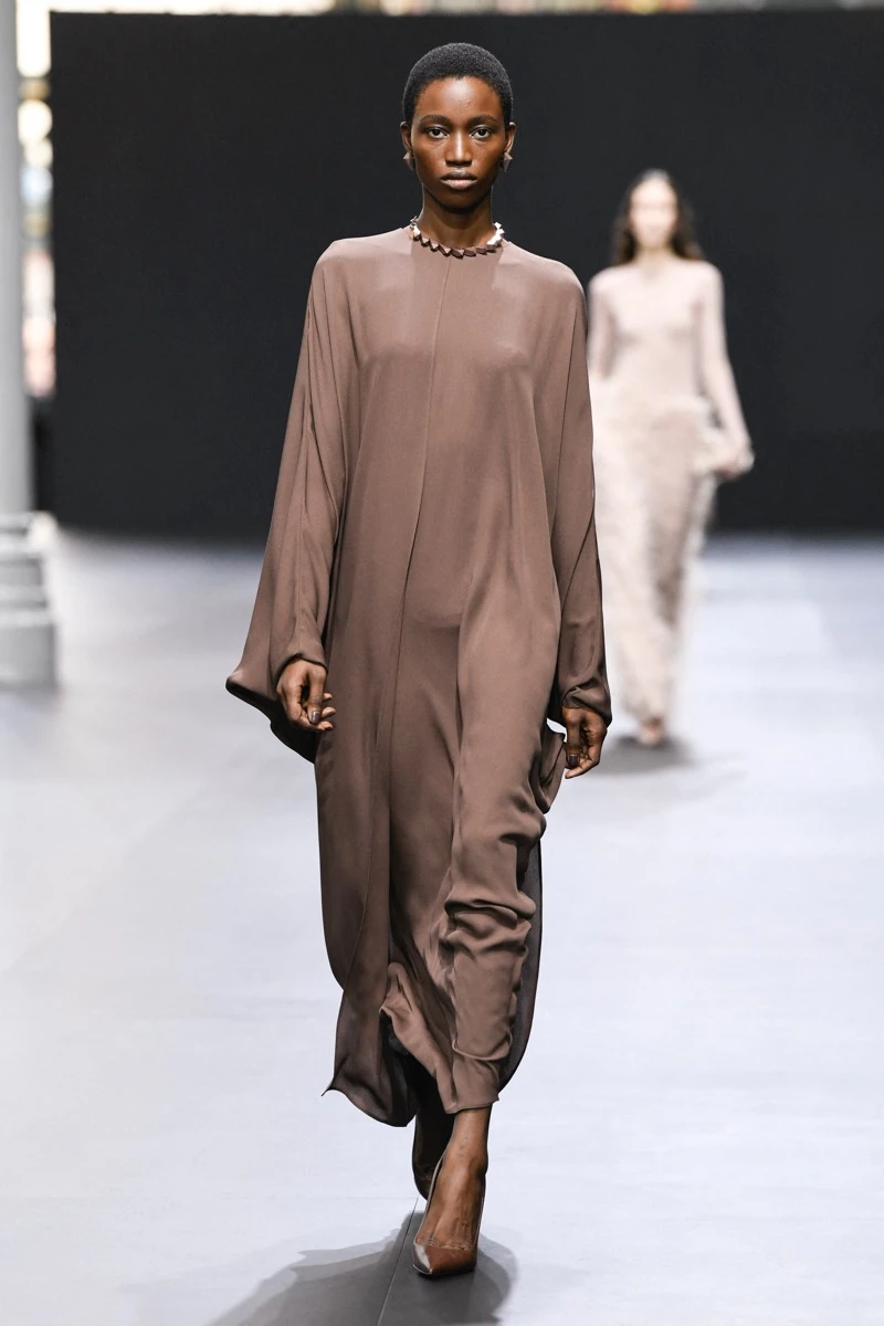 Desfile valentino primavera 2023