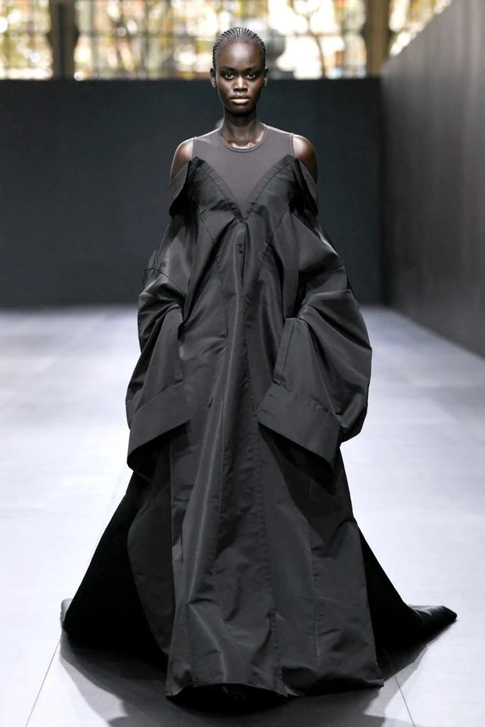 Desfile valentino primavera 2023