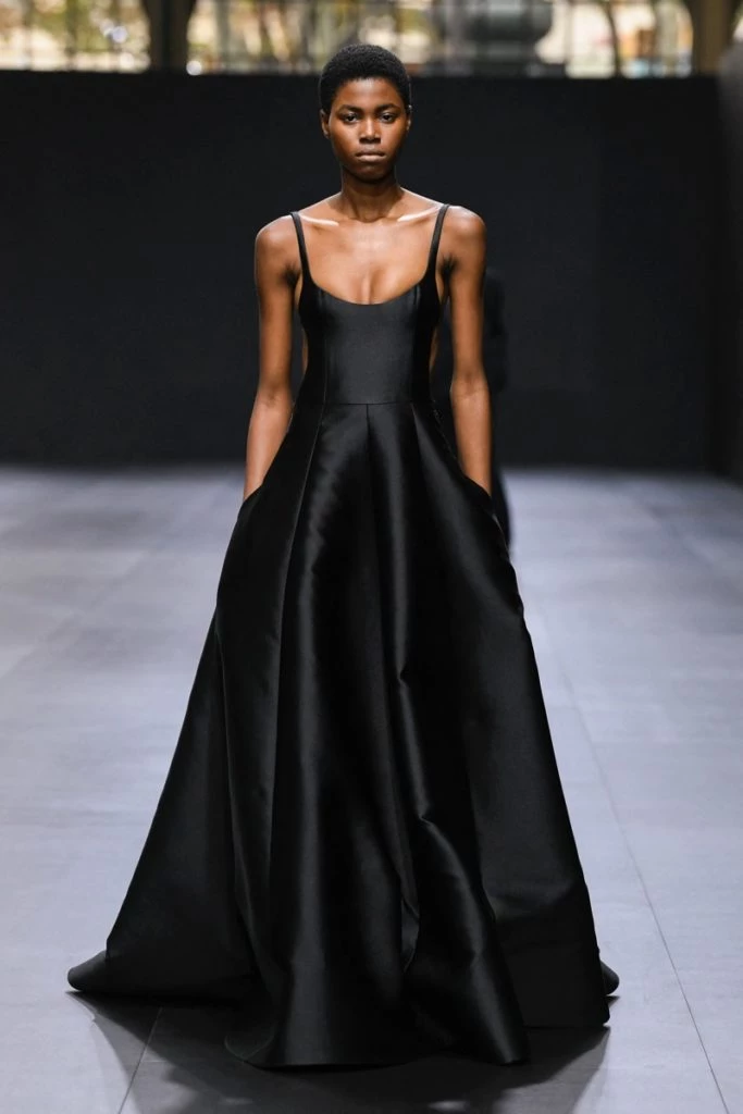 Desfile valentino primavera 2023