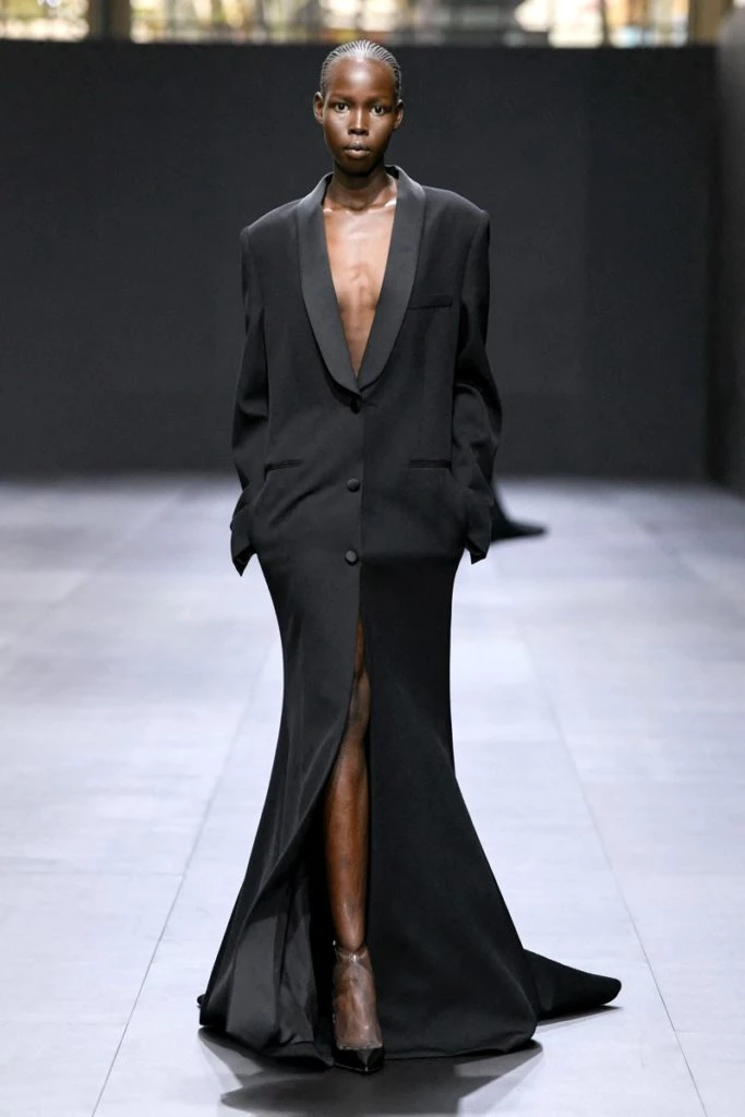 Desfile valentino primavera 2023