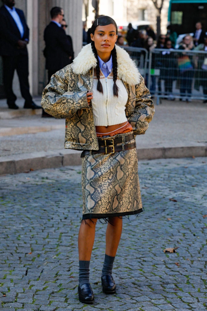 Tina Kunakey en Miu Miu