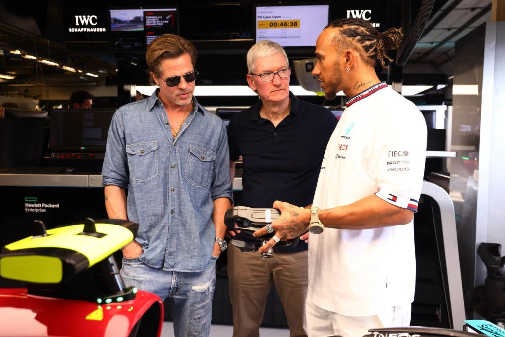 Brad Pitt se unió al corredor Lewis Hamilton para su próxima película