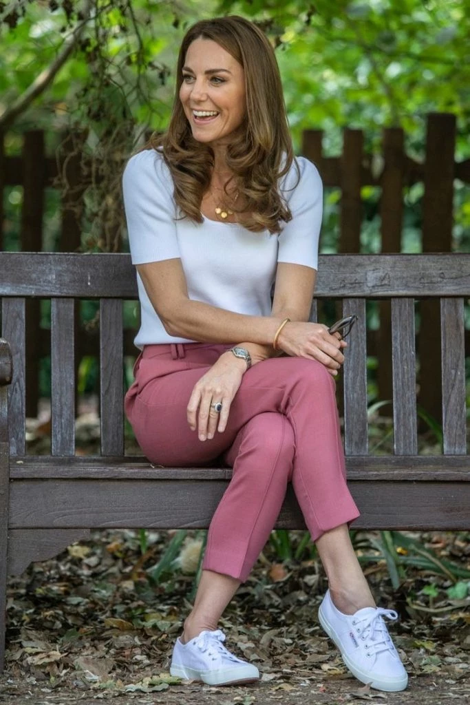 Kate Middleton con sus Superga. Foto: Pinterest.