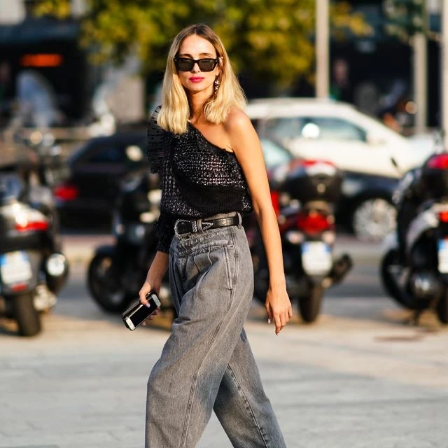 Jeans baggy para un look más moderno. Foto: Pinterest.