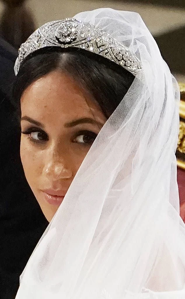 La tiara de diamantes que Meghan Markle usó en su casamiento. Foto: Pinterest.