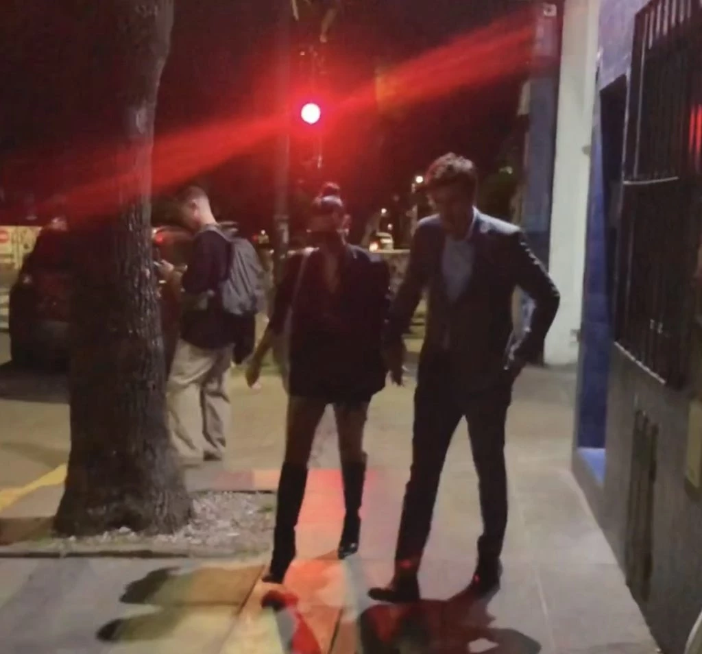 Pampita y su marido en un evento. Foto: Instagram.