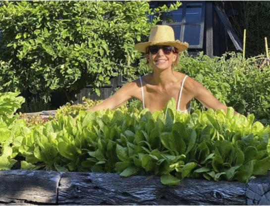 Así es el invernadero que Juliana Awada terminó de construir en su casa de la Patagonia