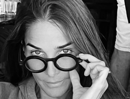 El gesto de Juana Viale en solidaridad con el pueblo iraní