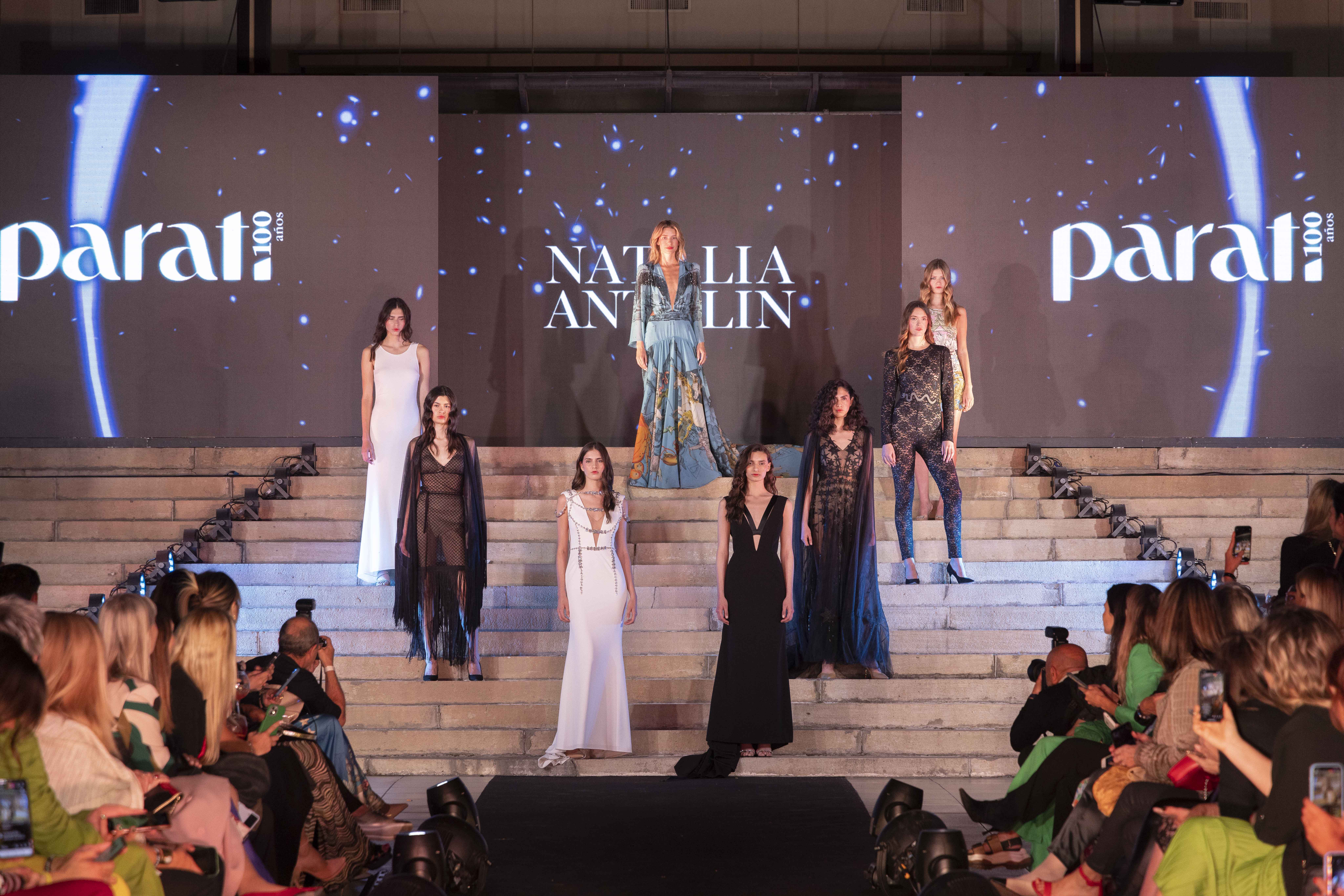 Natalia Antolín apostó a una pasada sexy, moderna y actual para el Desfile Para Ti 100 Años en el Hipódromo de Palermo