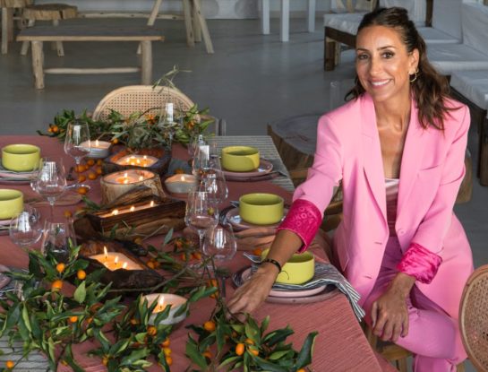 Video deco: cómo vestir una mesa con el estilo de la influencer Majo Firreri