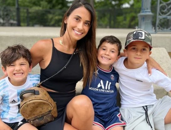 Sin Leo Messi: así fue la llegada de Anto Roccuzzo y sus hijos a Argentina
