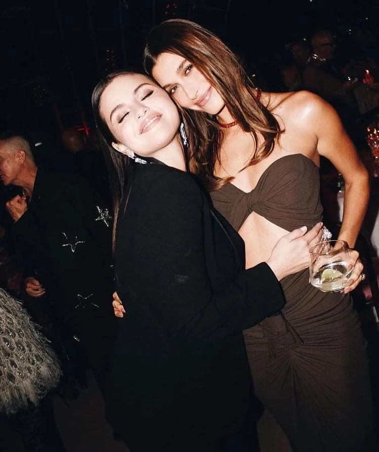 Selena Gomez y Hailey Bieber