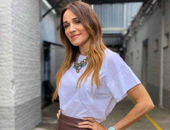 Verónica Lozano mostró cómo combinar texturas para armar un look canchero