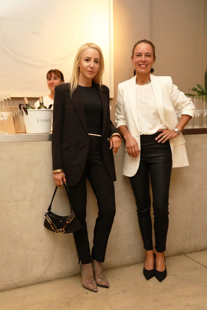 Virginia Lopez y Josie Bridge