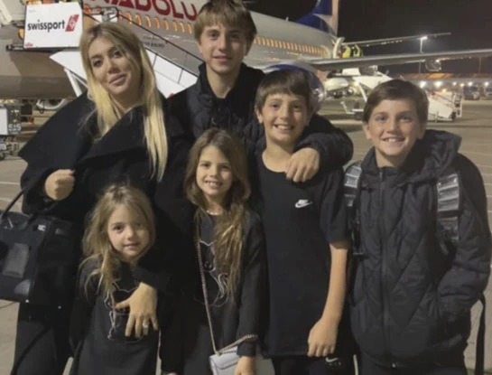 Así fueron los disfraces que los hijos de Wanda Nara usaron para celebrar Halloween en el colegio, antes de volar a Londres