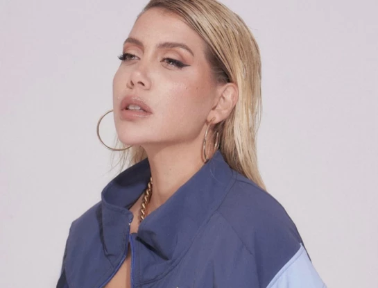 La costosa mini cartera Louis Vuitton que lució Wanda Nara en el programa de radio Red Flag