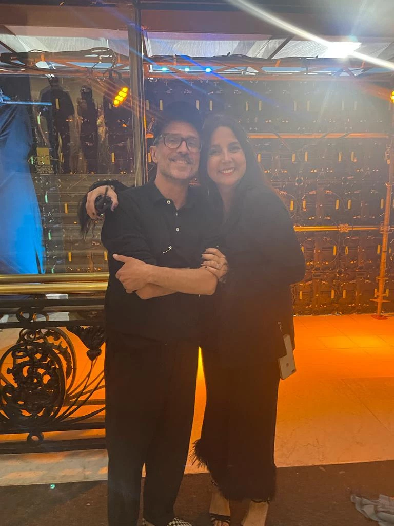 Marité Rizzo y Ale García en el Desfile Para Ti 100 Años