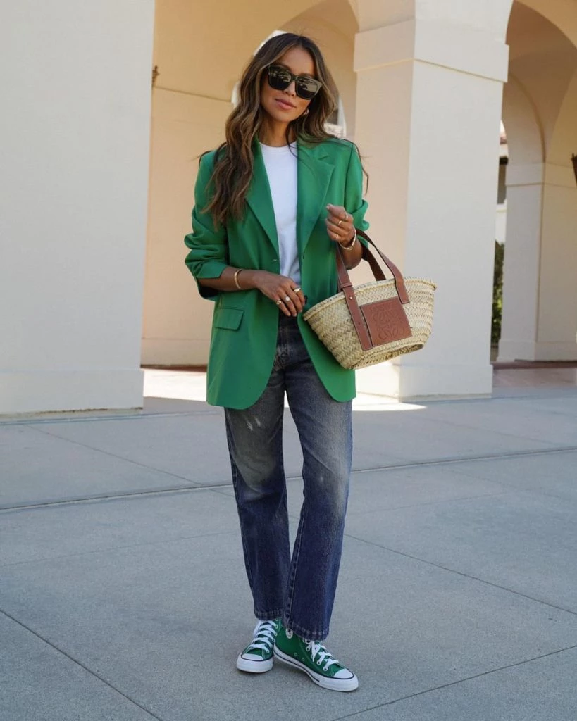 Cómo elegir la remera blanca perfecta, el básico más versátil del placard