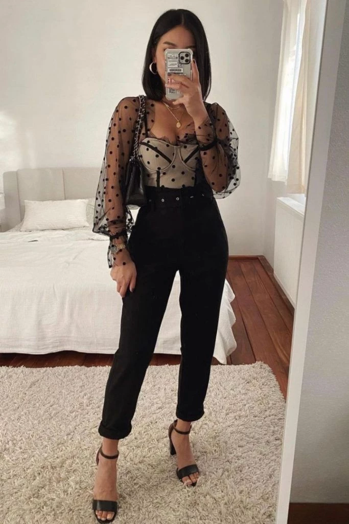 El ítem de media estación que levanta cualquier look es la blusa de plumeti