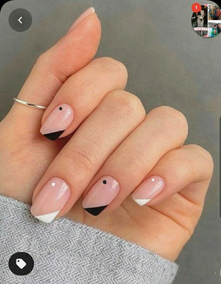Manicuras en blanco y negro para darle a tus manos el toque más chic