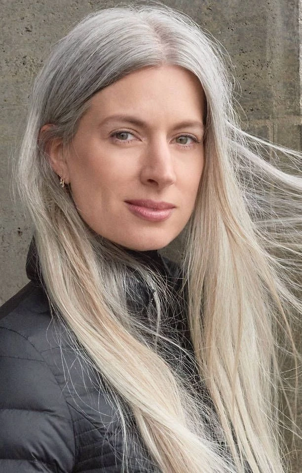 4 trucos para lucir tus canas