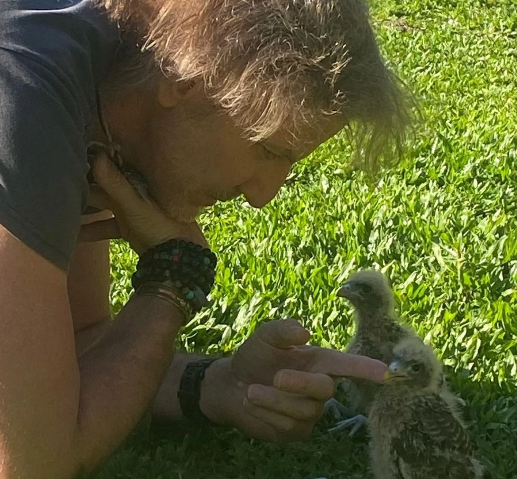 Facundo-Arana-con-pichoncitos