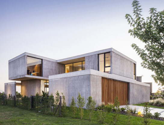 Arquitectura de vanguardia: una casa en el Delta con vistas a la laguna y un exquisito diseño interior