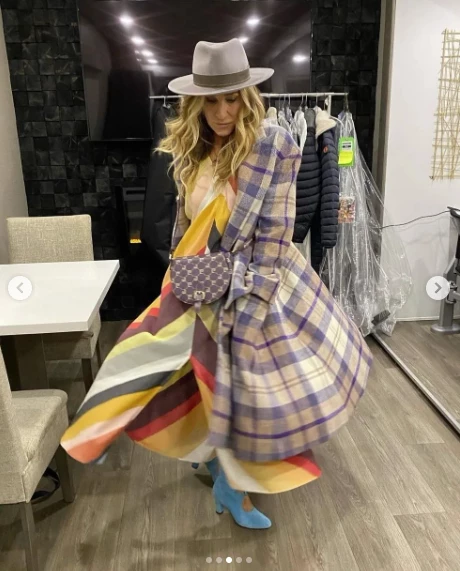 El total look de Sarah Jessica Parker que muestra las tendencias de la temporada que viene