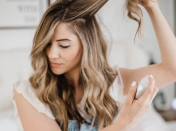 Cómo se usa y cuáles son los beneficios del shampoo seco