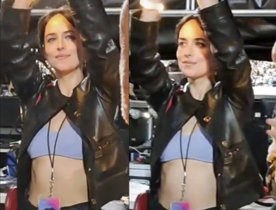 Dakota Johnson fue a ver a Coldplay y deslumbró en el estadio de River Plate alentando a su novio, Chris Martin