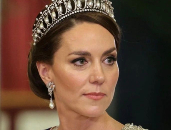 Kate Middleton firmó su primera columna como periodista