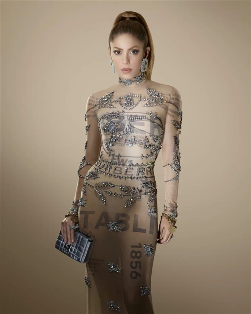 Shakira burberry