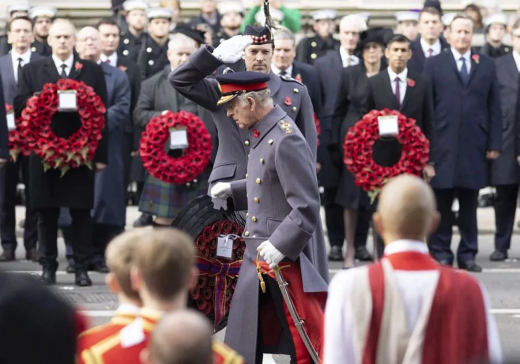 Kate Middleton estrenó una joya de más de 16 mil euros en el Día del Recuerdo a los caídos