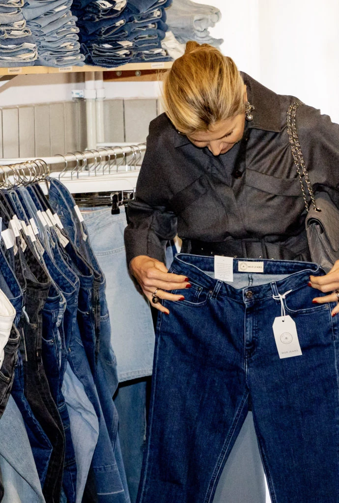 Maxima Zorreguieta probándose jeans