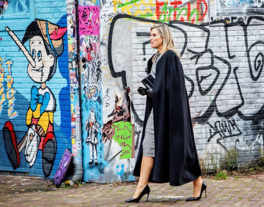 look Maxima visita Museo Straat