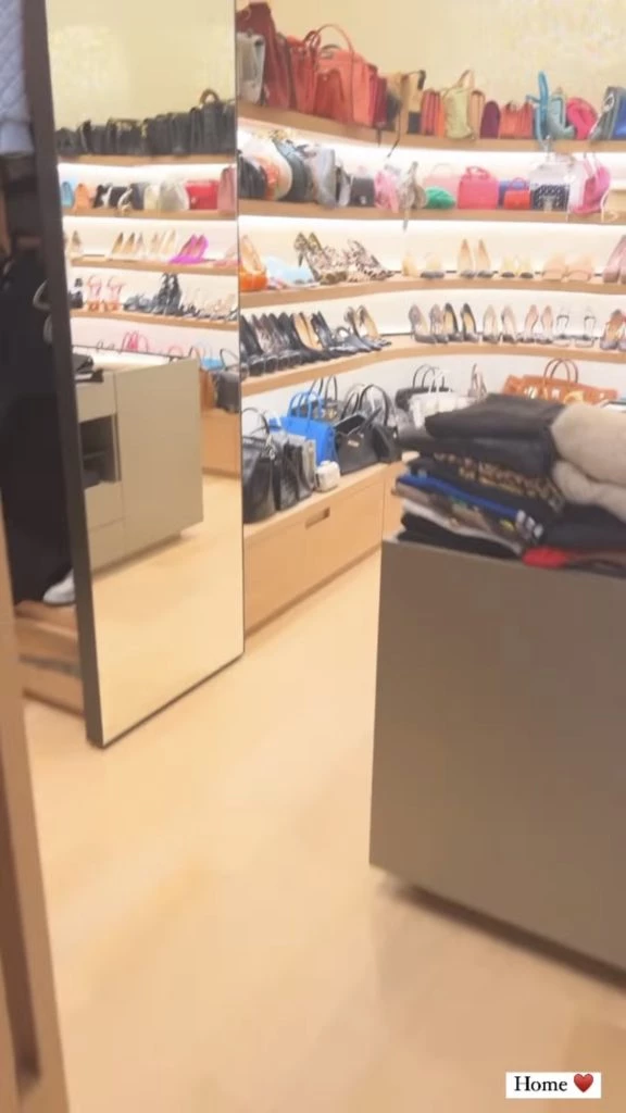 El vestidor de Wanda Nara en Milan. Foto: Instagram.