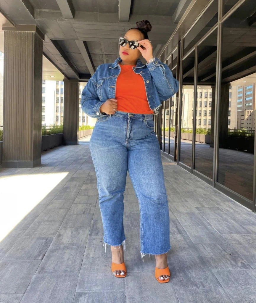 Look con campera de jean. Foto: Instagram.